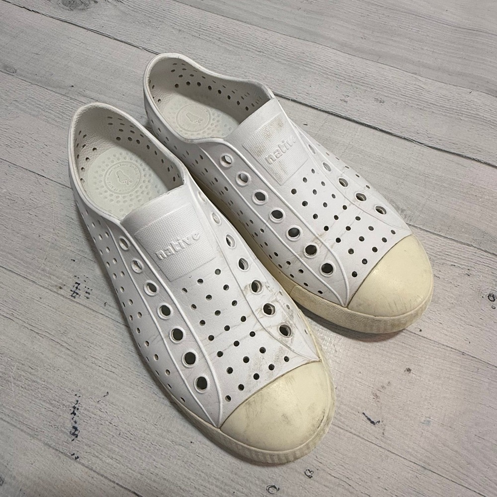 Native Jefferson adult slip on shoes white men 6 womens 8